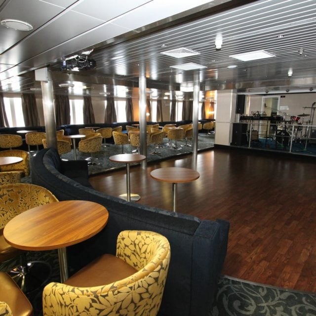 Nautilus Lounge - Ocean Endeavour