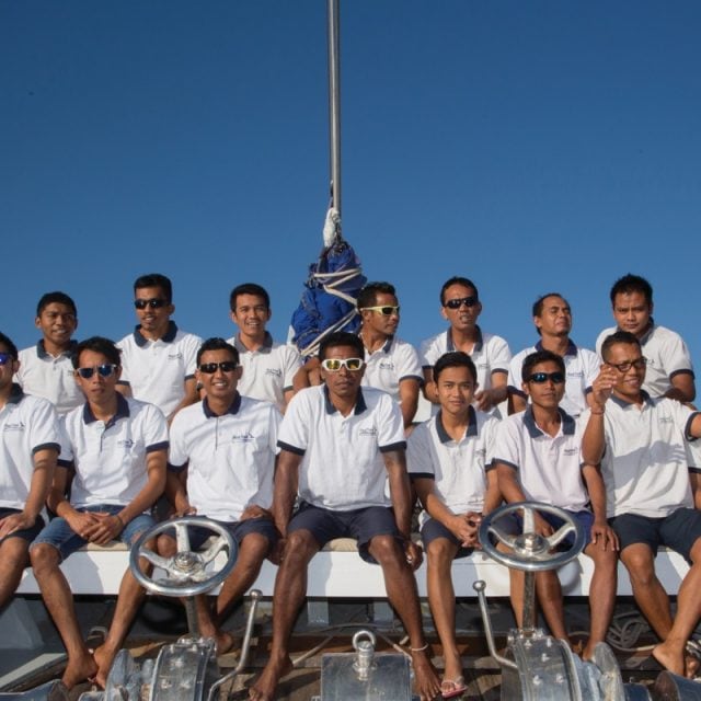 Crew on the Ombak Putih