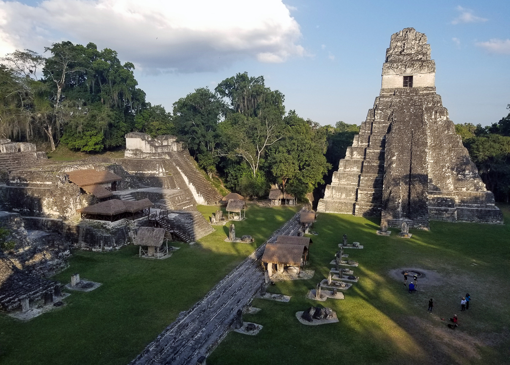 Grand Plaza, Tikal