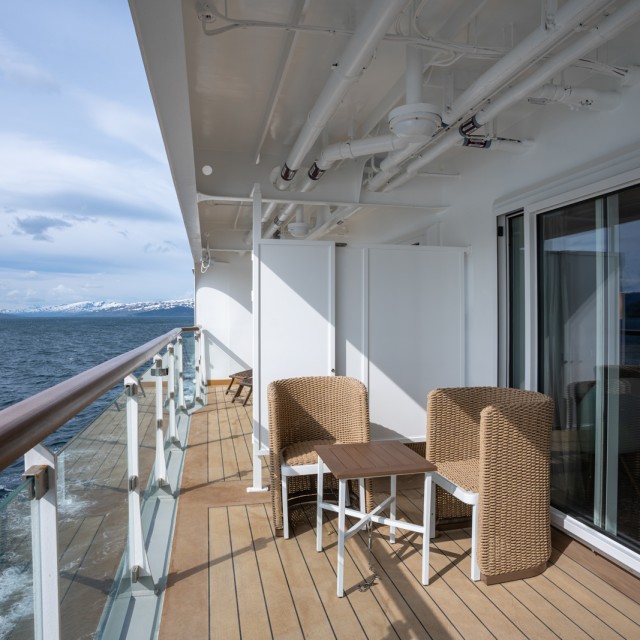 Category 8, Junior Suite, Deck 7