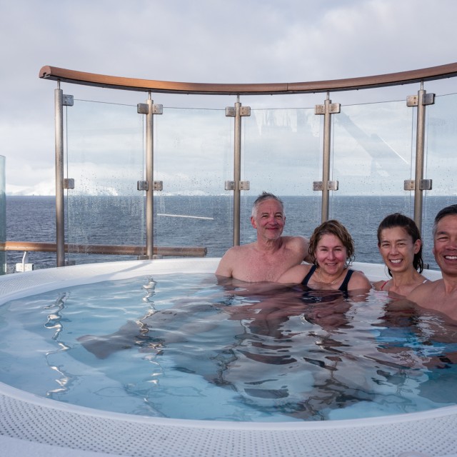 Jacuzzi, Ocean Victory