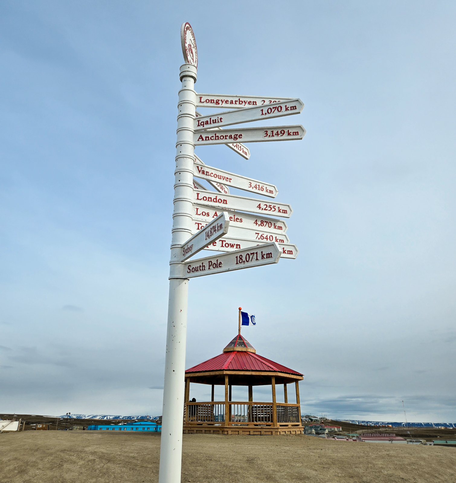 Pond Inlet viewing platform